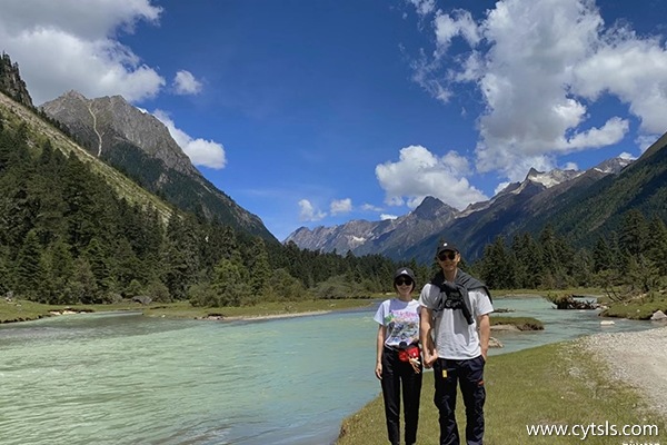 兩個(gè)人暑假去西藏旅游要多少錢