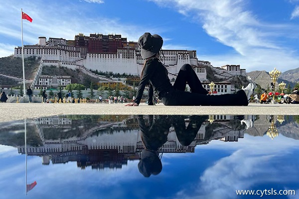 兩個人報旅游團(tuán)去西藏7天多少錢